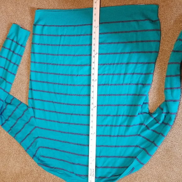 "V" Neck, Wool Blend Sweater from AEROPOSTALE - Picture 4 of 9